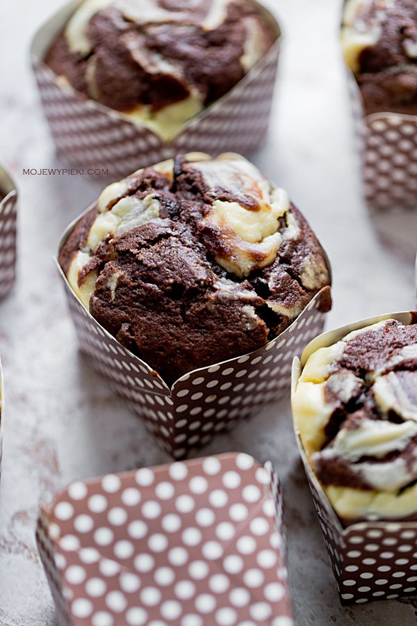 Chocolate Muffins with Curd Cheese Filling