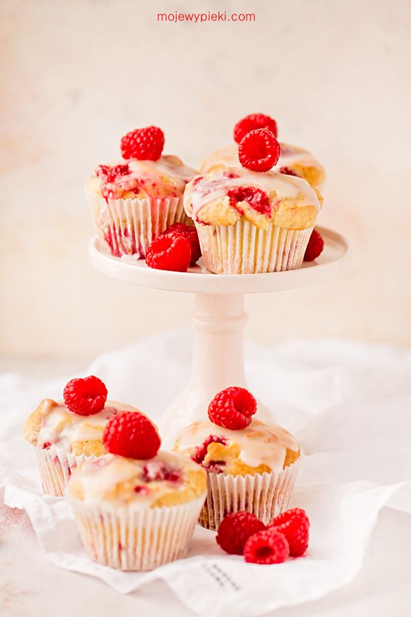 Raspberry yoghurt muffins