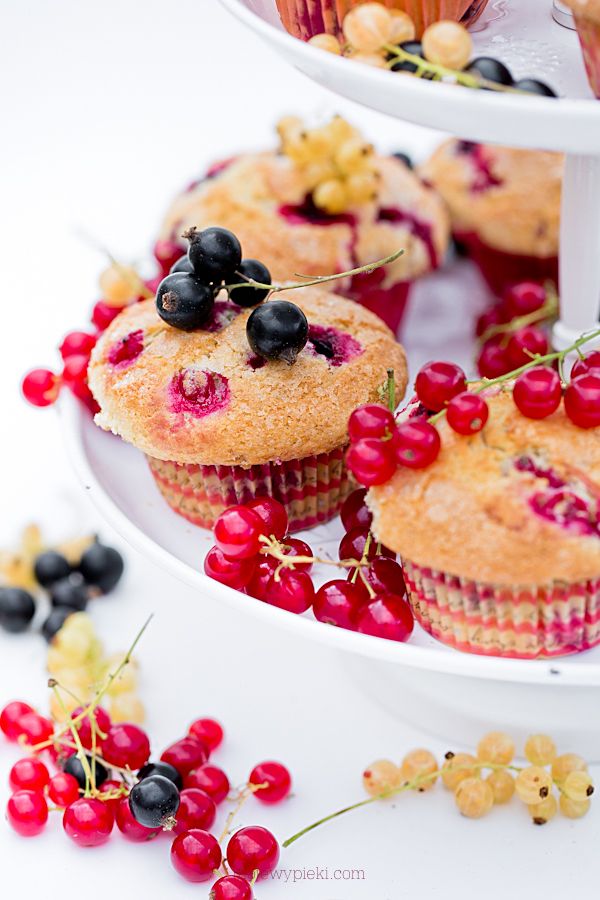 Redcurrant muffins