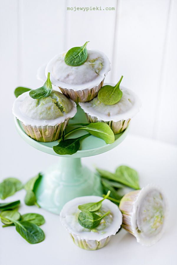 Spinach, lemon and apple muffins