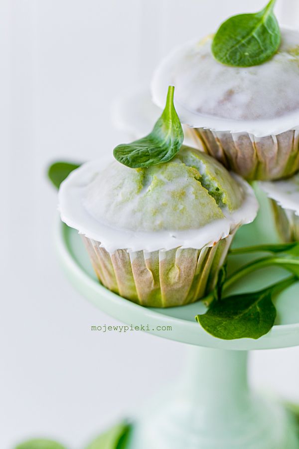 Spinach, lemon and apple muffins