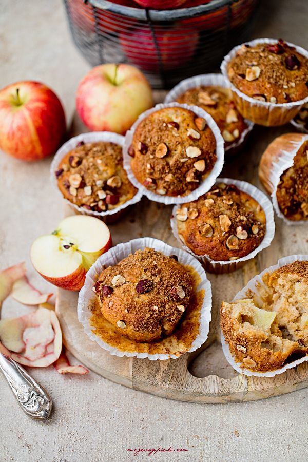 Apple and cinnamon muffins