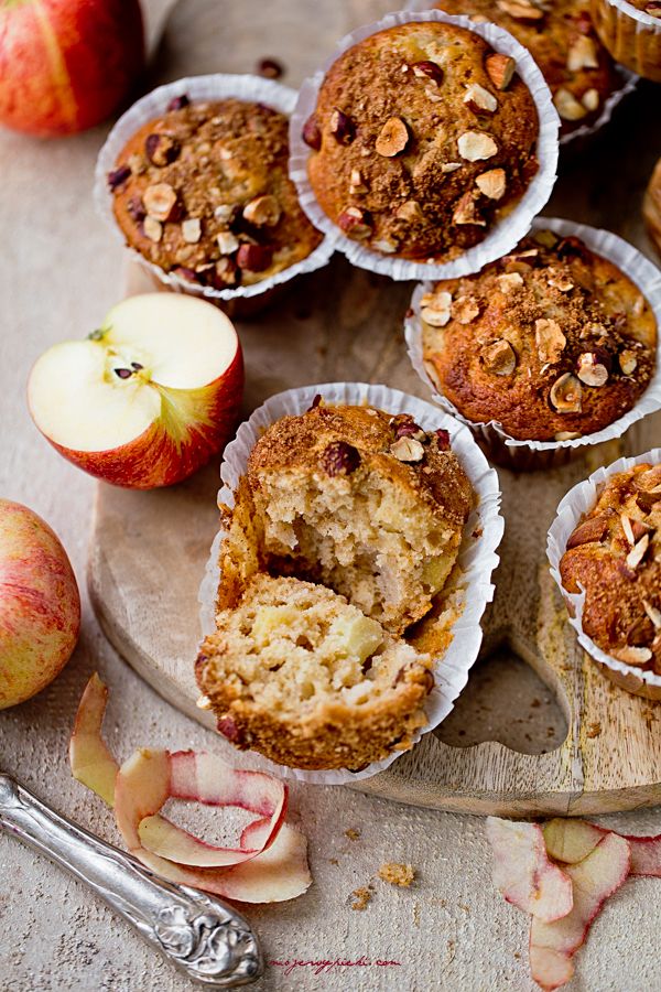 Apple and cinnamon muffins