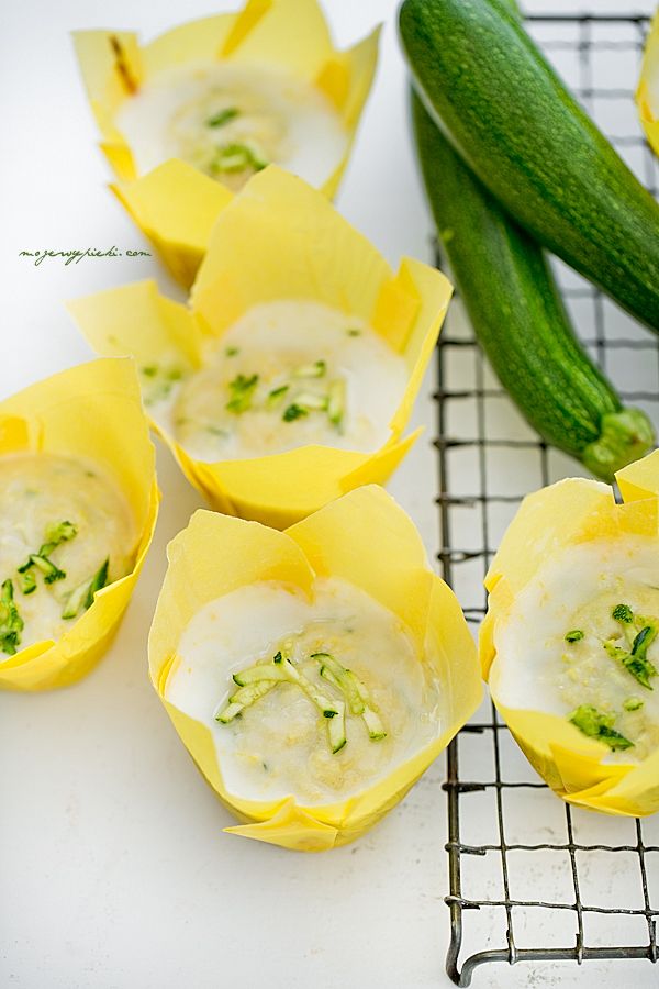Lemon courgette muffins