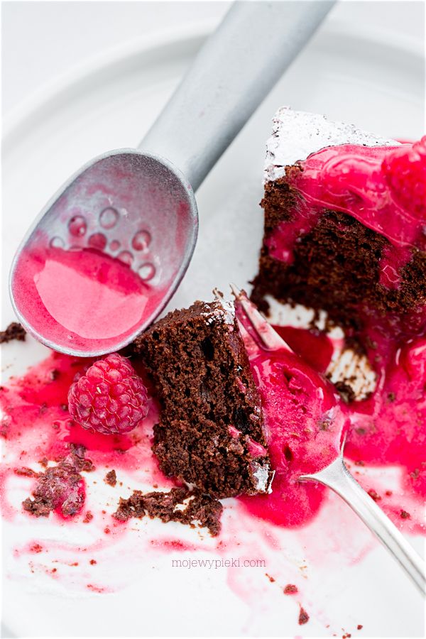 Chocolate mousse cake