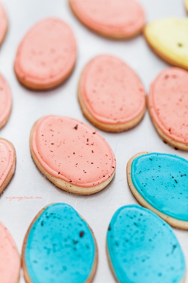 Speckled Easter egg cookies