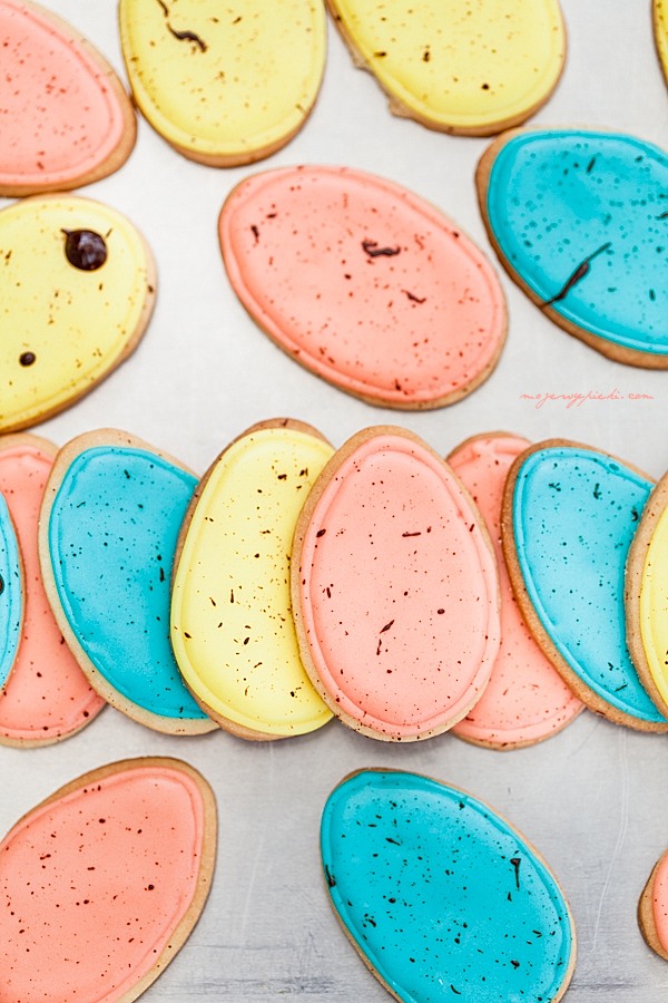 Speckled Easter egg cookies