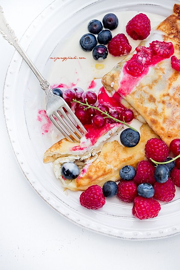 Crêpes with sweet cheese filling