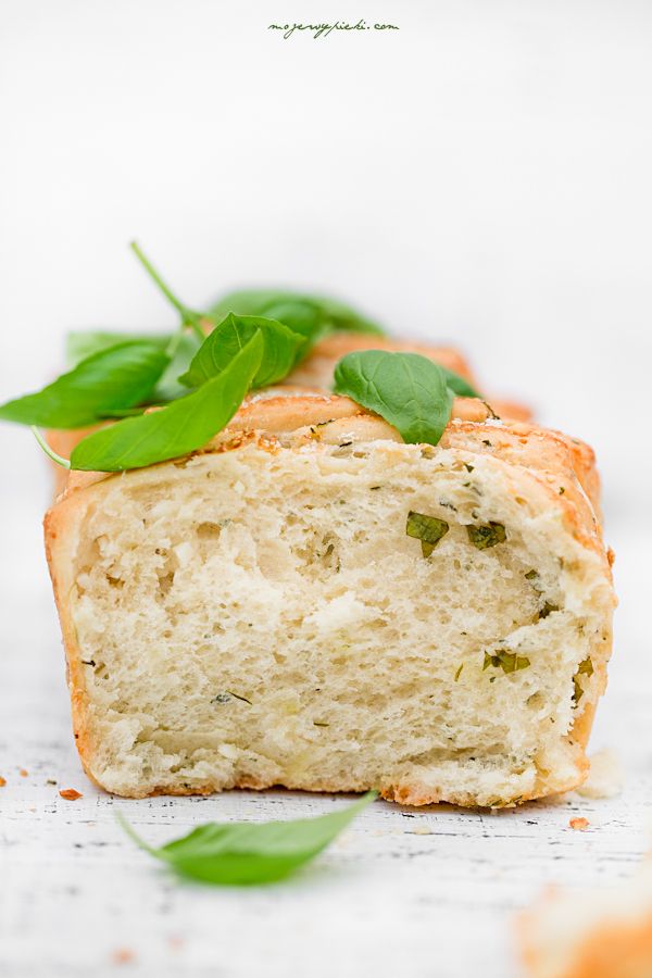 Garlic and parmesan pull-apart bread