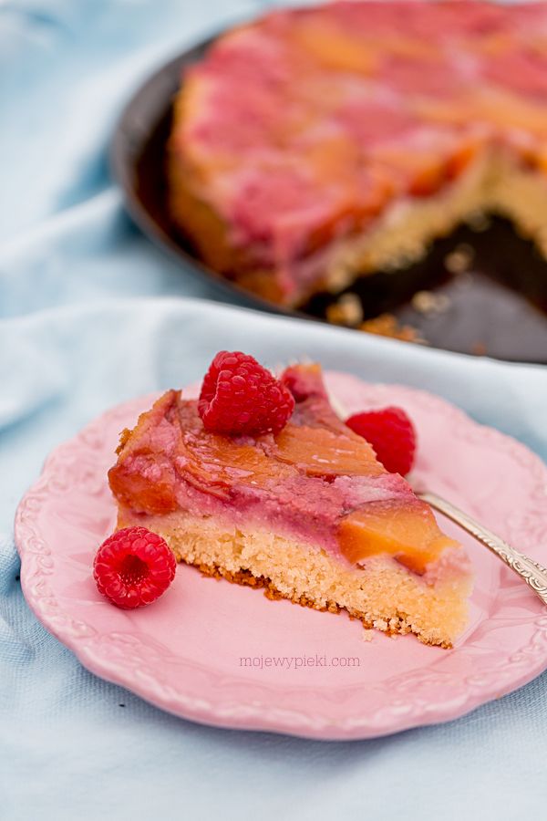 Upside-down peach and raspberry cake