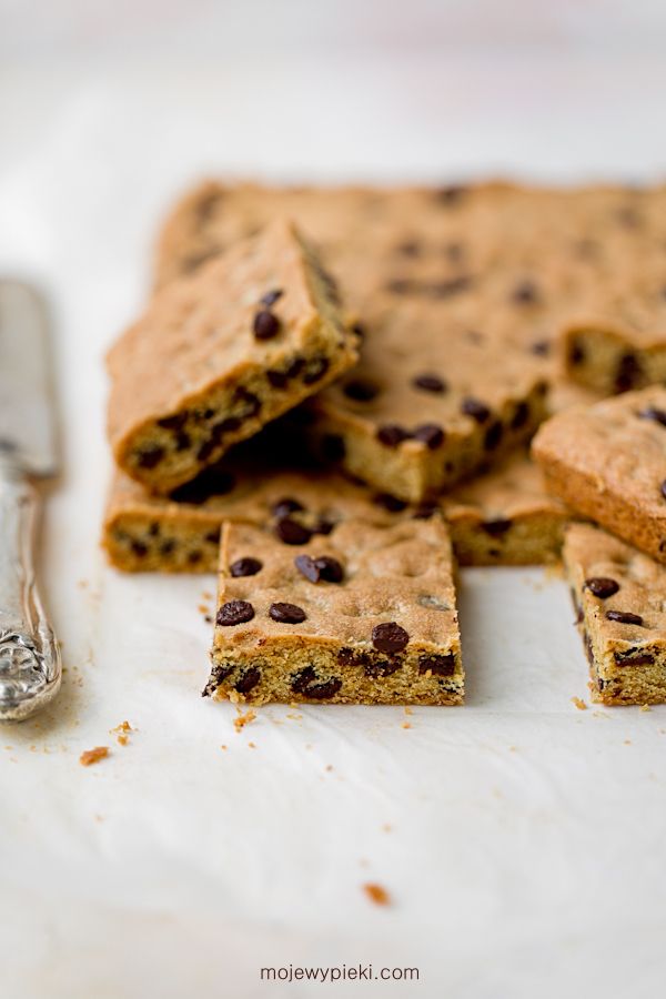 Giant chocolate chip cookie