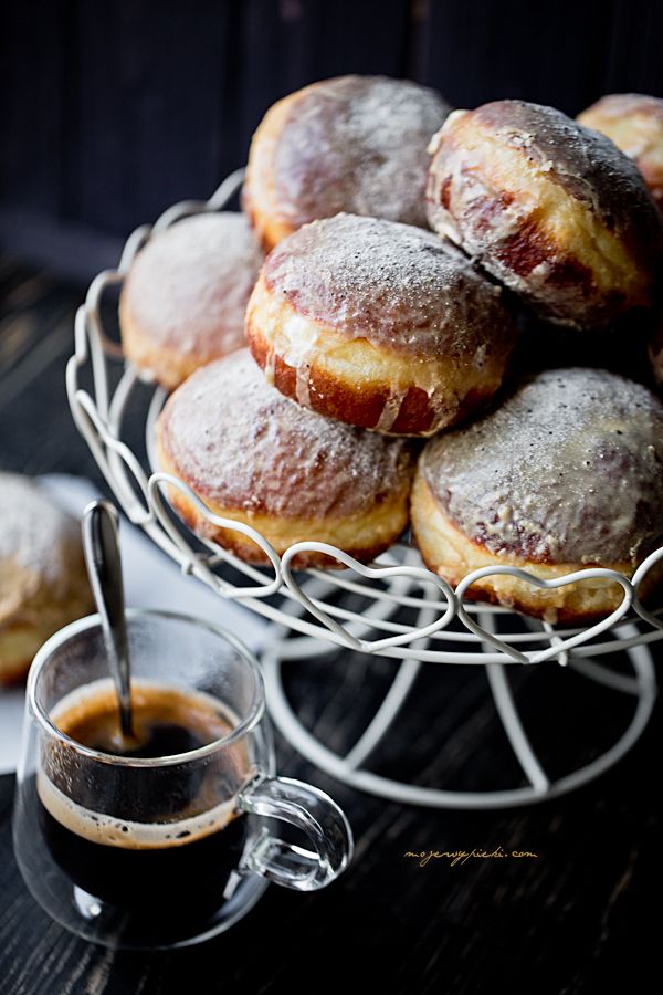 Tiramisu doughnuts