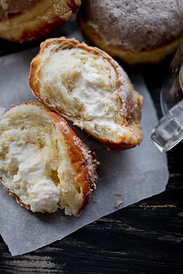 Tiramisu doughnuts