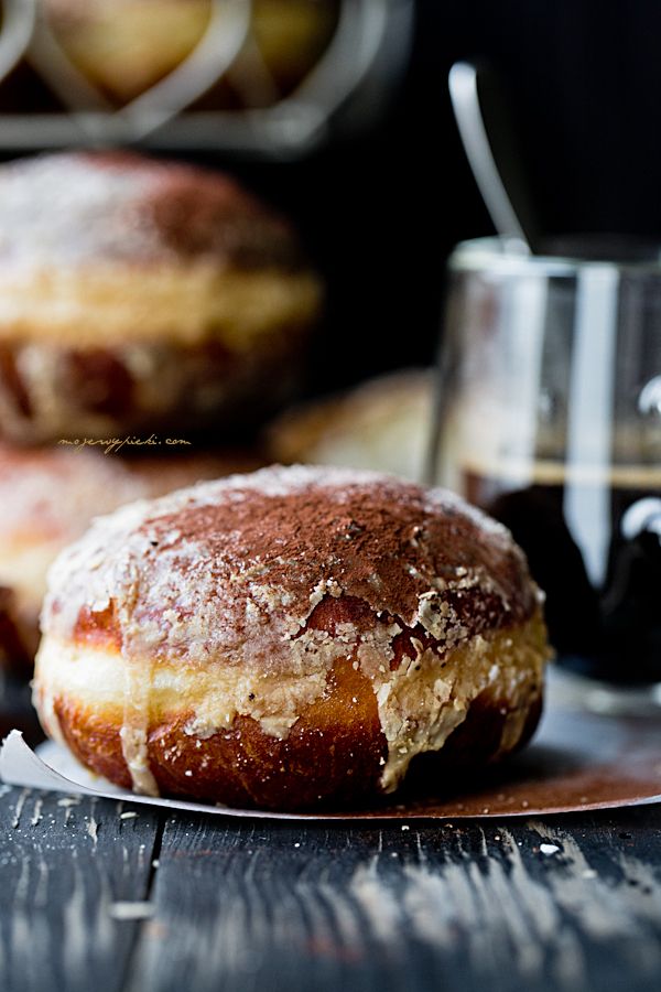 Tiramisu doughnuts