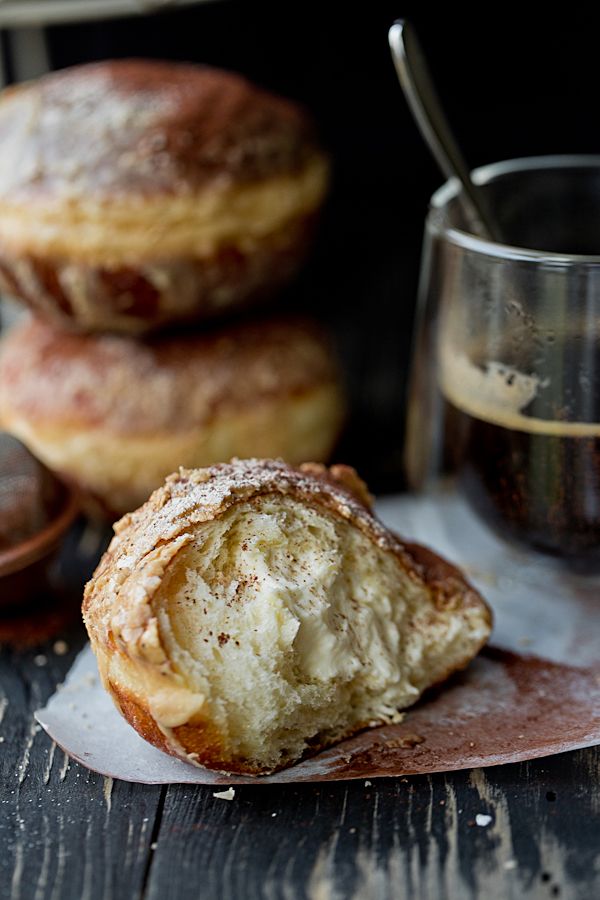 Tiramisu doughnuts