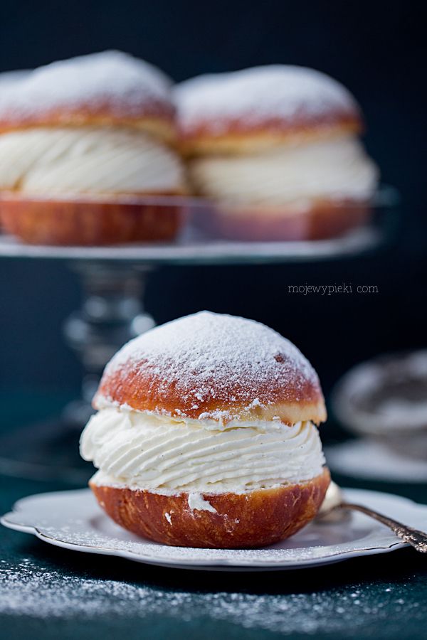 Doughnuts with whipped cream filling