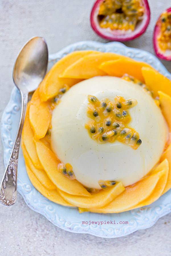 Panna cotta with passion fruit and mango