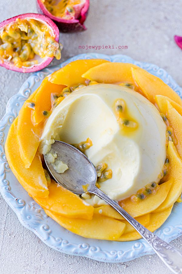 Panna cotta with passion fruit and mango
