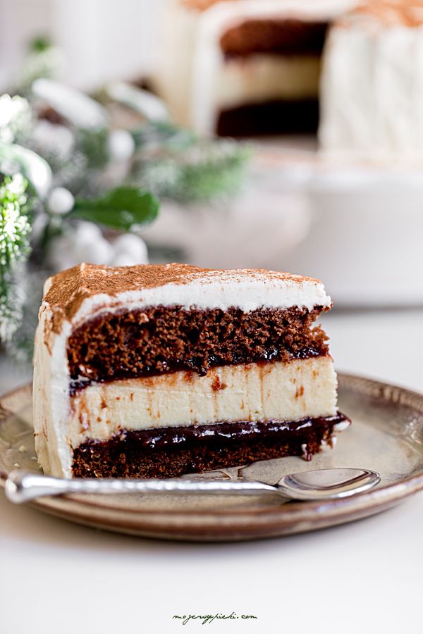 Gingerbread cheesecake cake