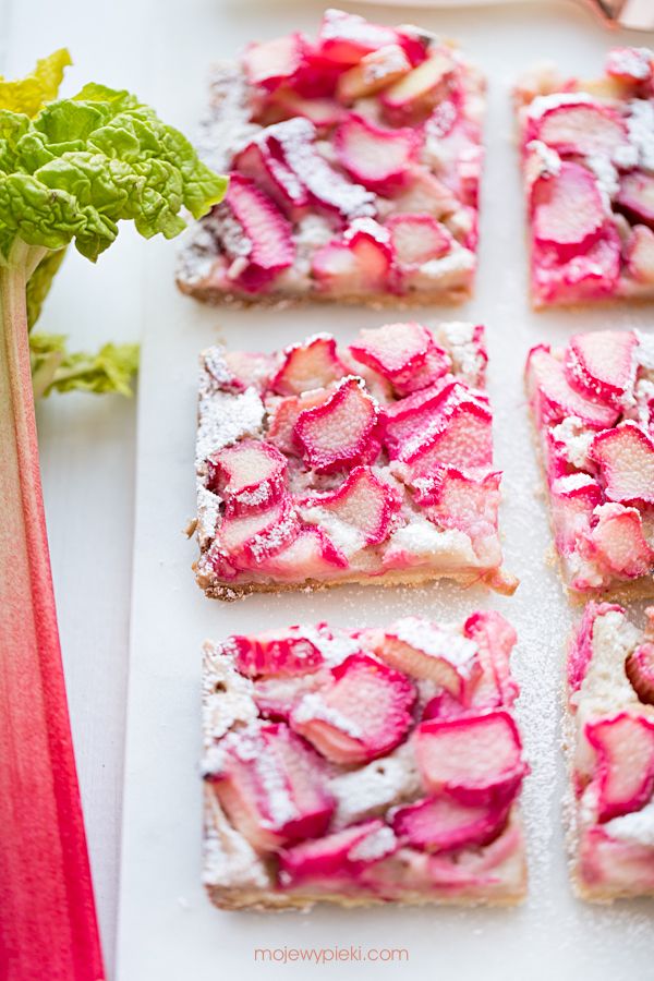 Simple rhubarb traybake