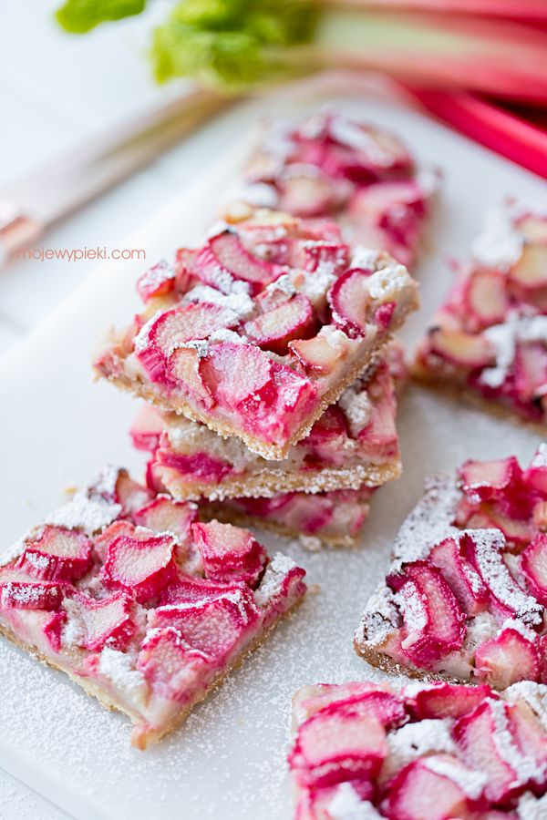 Simple rhubarb traybake