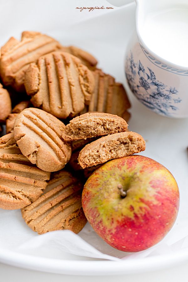 Easy peanut butter cookies