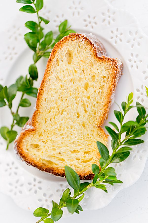 Old-fashioned Polish yeast babka