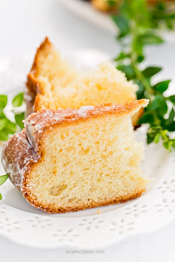 Old-fashioned Polish yeast babka