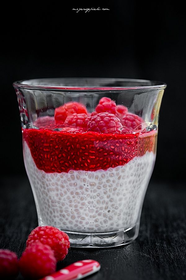 Coconut raspberry chia pudding