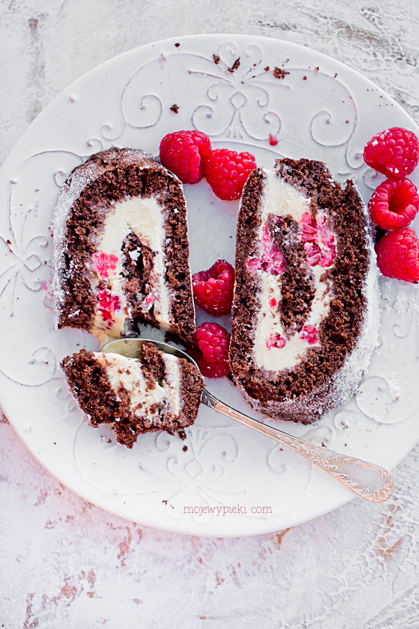 Arctic roll with raspberries