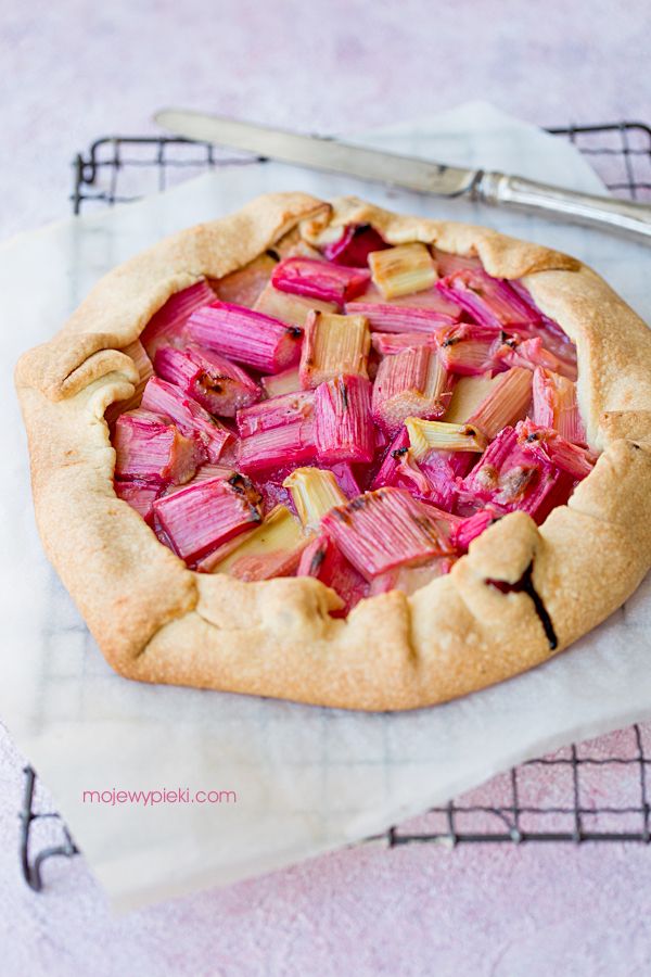 Rustic rhubarb tart