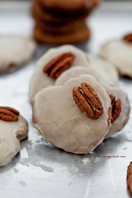 Rustic nut gingerbread hearts