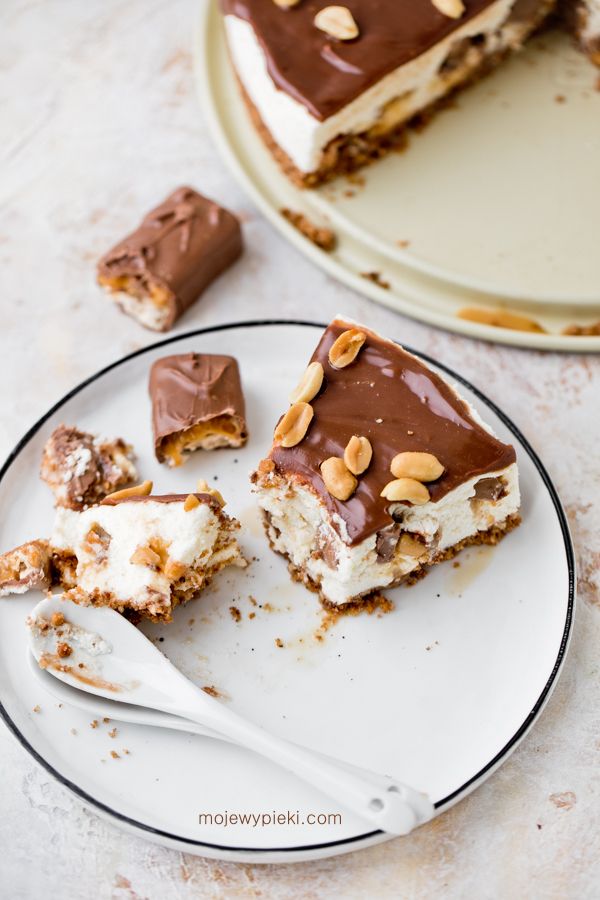 No-Bake Snickers cheesecake