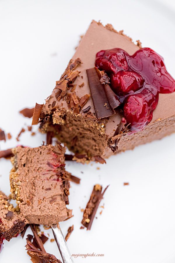Chocolate cheesecake with cherries