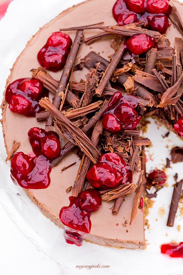 Chocolate cheesecake with cherries