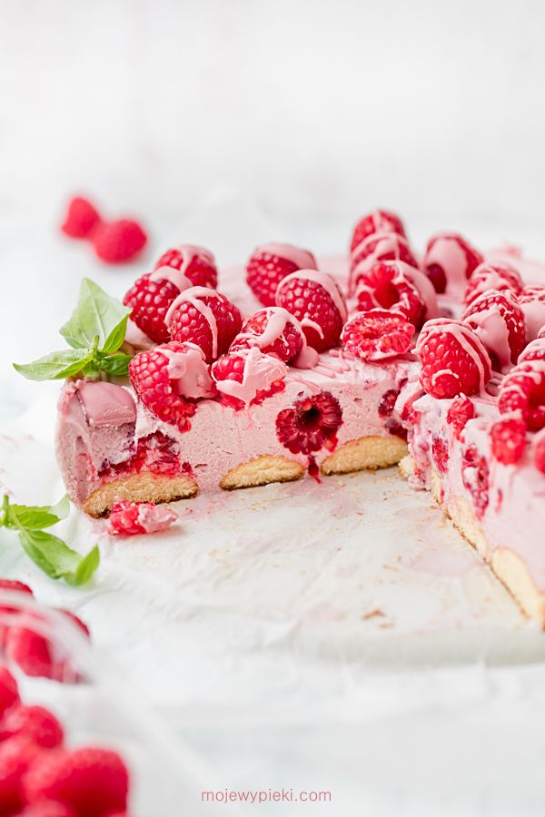 No-bake raspberry cheesecake with ruby chocolate