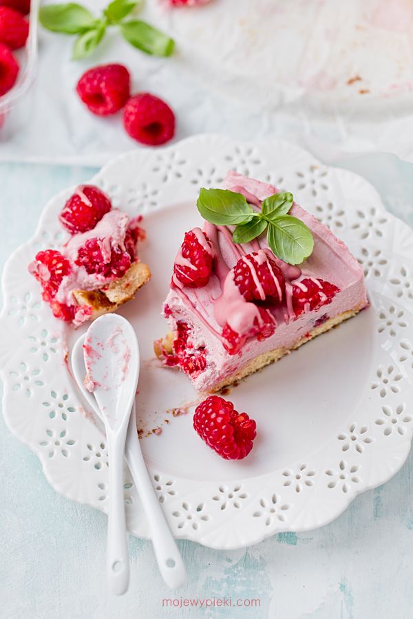 No-bake raspberry cheesecake with ruby chocolate