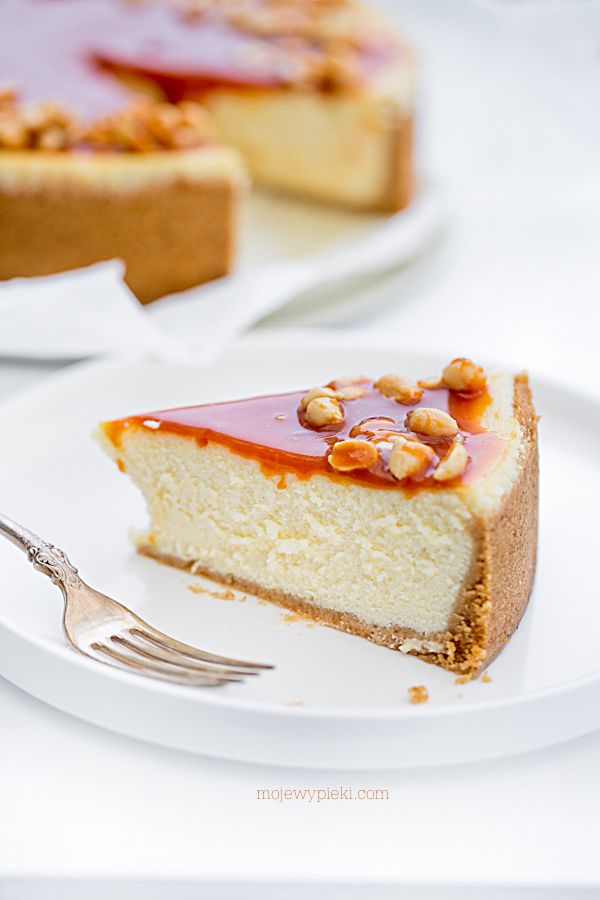 White chocolate cheesecake with salted caramel