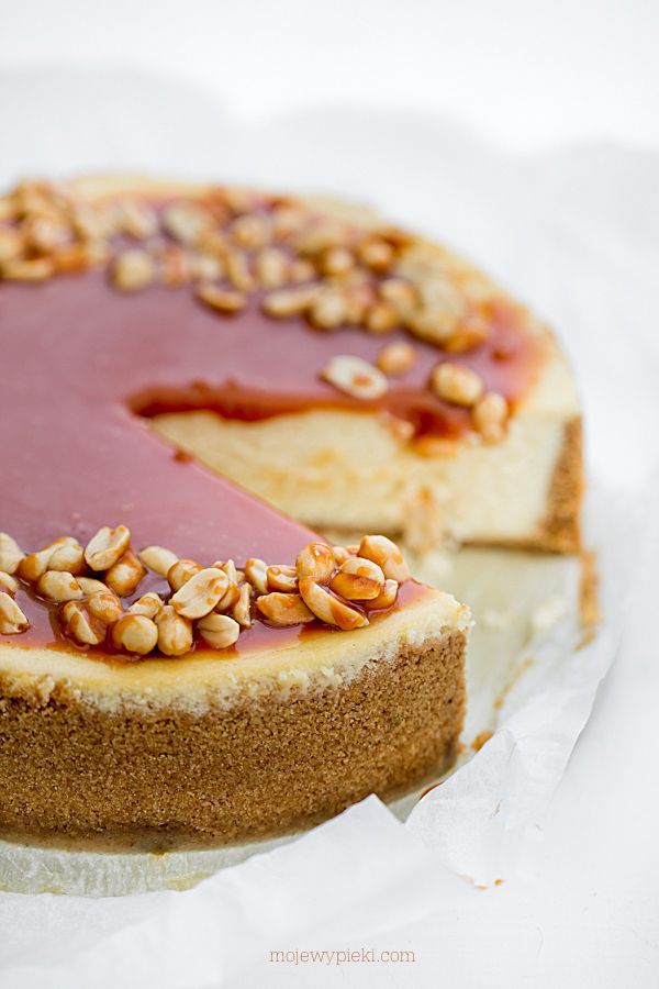White chocolate cheesecake with salted caramel