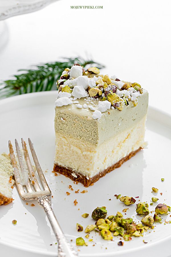 Pistachio mousse cheesecake
