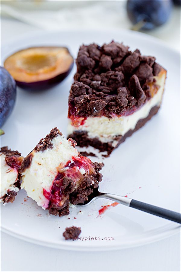 Plum cheesecake