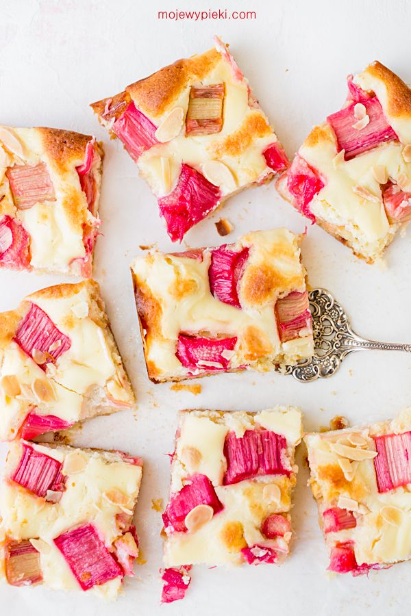 Rhubarb cheesecake blondies