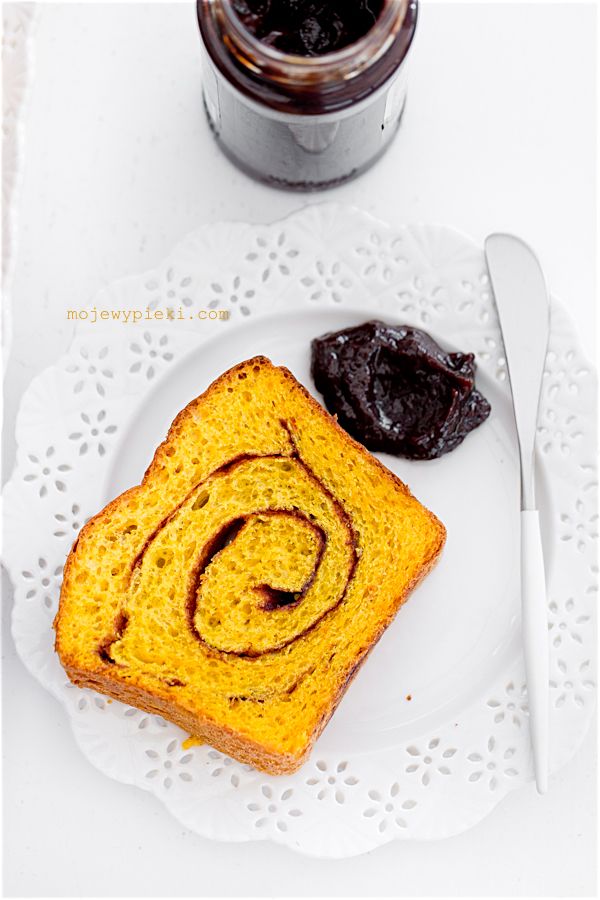 Pumpkin and orange cinnamon swirl bread