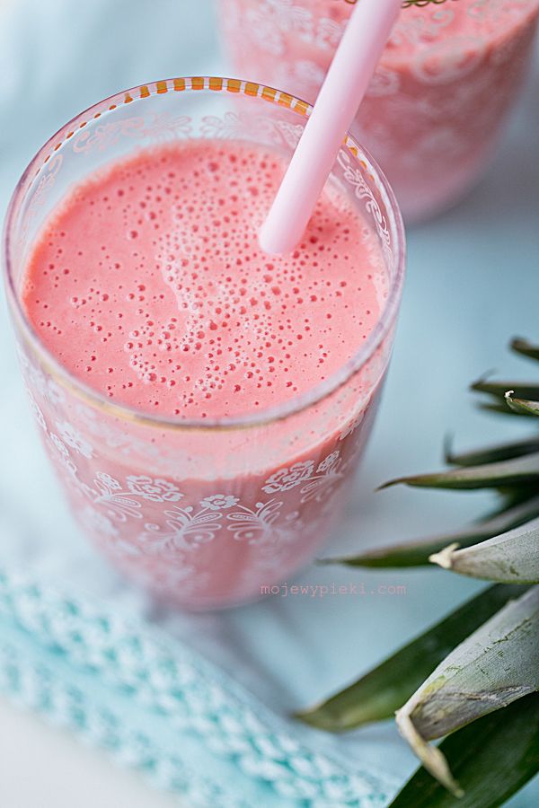 Strawberry pineapple smoothie