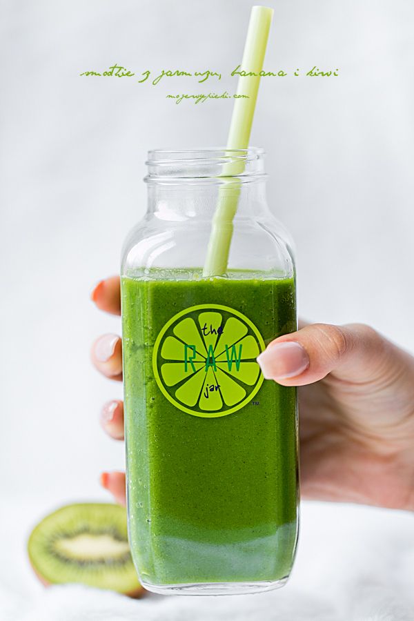 Kale, banana and kiwi smoothie