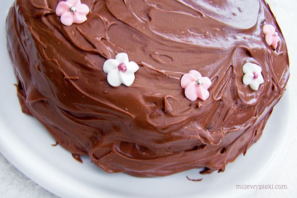 Old fashioned chocolate cake