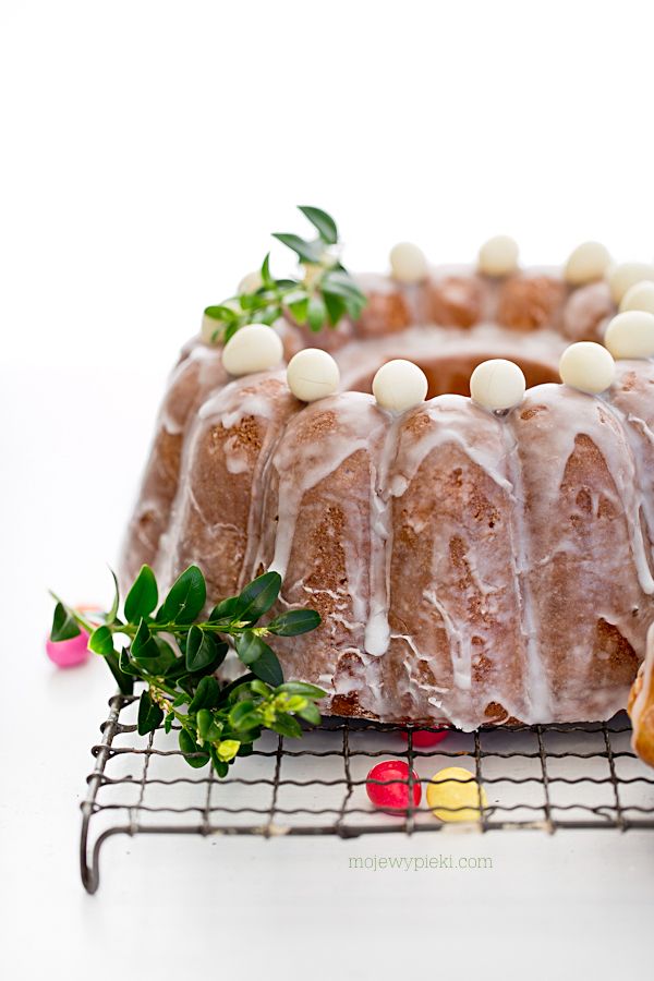 Old-fashioned Polish yeast babka