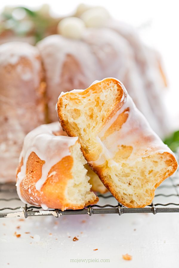 Old-fashioned Polish yeast babka
