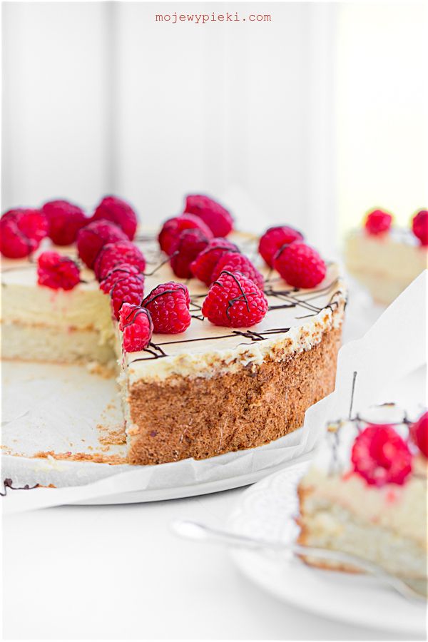 Suksesssterte – Norwegian vanilla almond cake