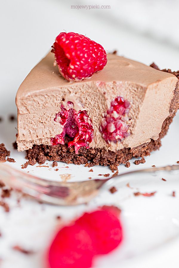 Milk chocolate mousse tart with raspberries